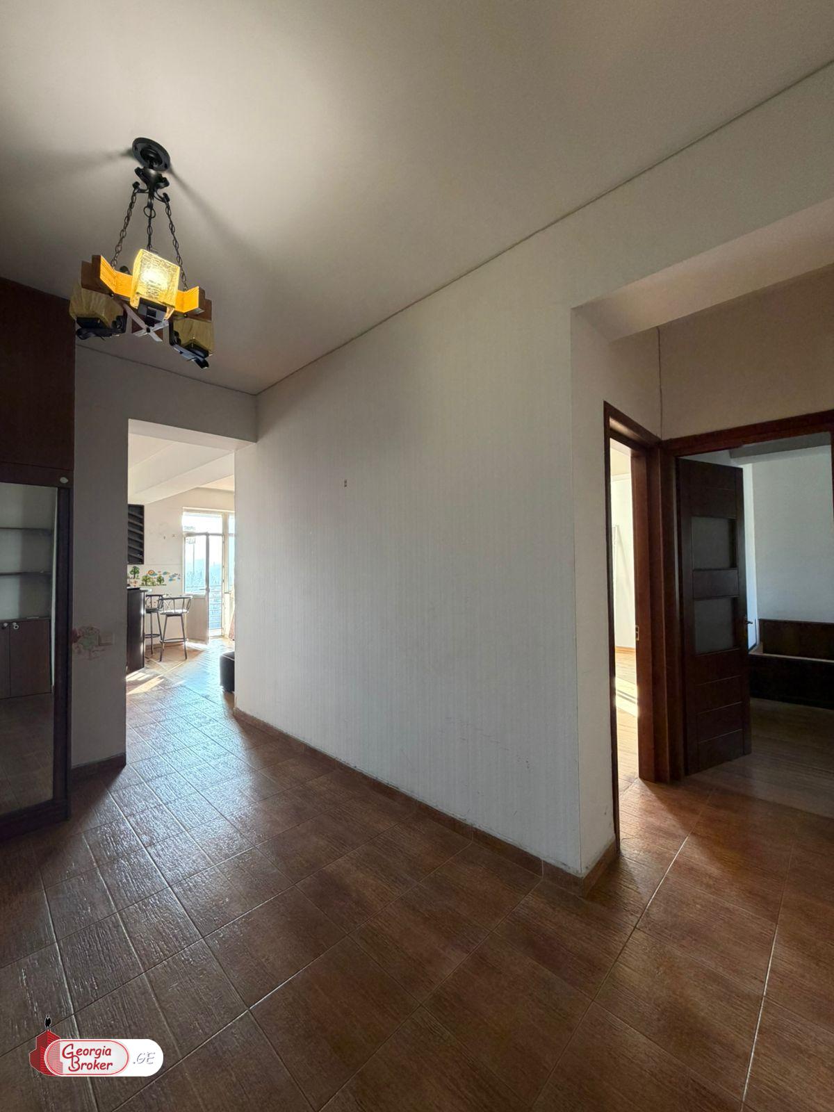 nearly repaired 3-room apartment for sale